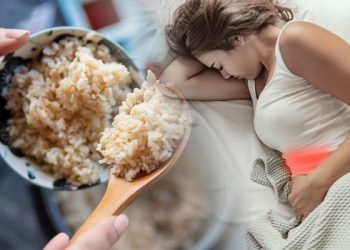 Food-poisoning-warning-Six-commonly-eaten-foods-that-could-cause-sickness-and-diarrhoea-1336183